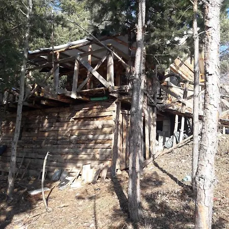 Art Cabin On Mountain Sarajewo